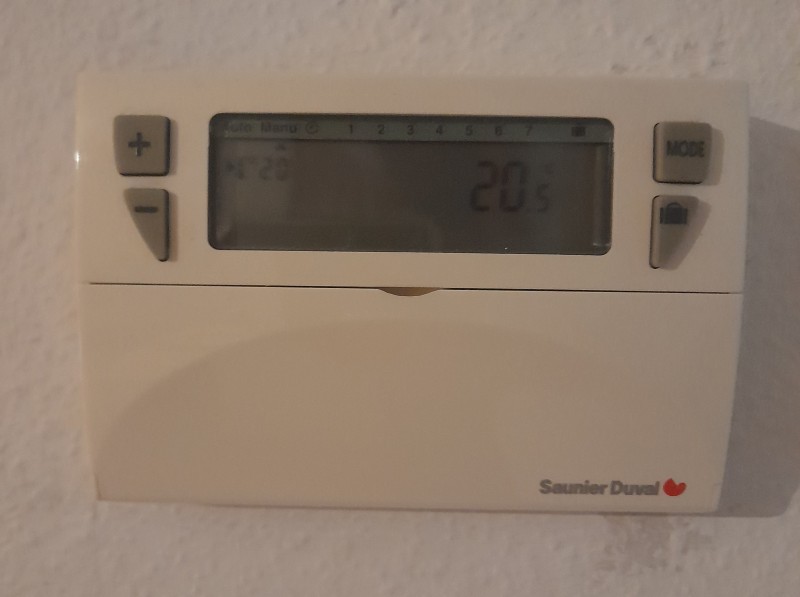 Installation de régulation de chauffage par thermostat d'ambiance pour réduction de la consommation d'énergie à Strasbourg