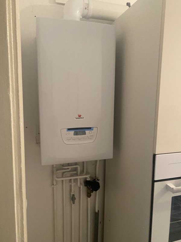 Remplacement d'une chaudière Murale Gaz connectée DeDietrich par Sanier Duval thé ma plus Condens à Strasbourg